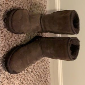 Brown ugg boots size 6